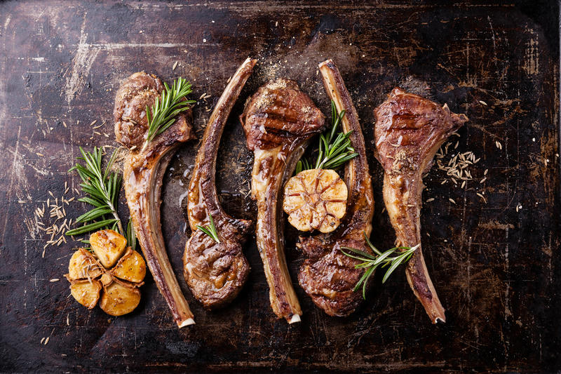 Cómo hacer carré de cordero a la parrilla Cómo hacer carré de cordero a la parrilla