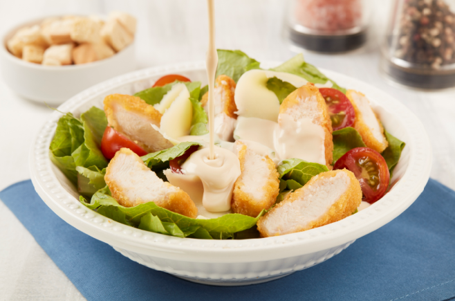 Como fazer salada Caesar com Filézinho de frango empanado Minerva Como fazer salada Caesar com Filézinho de frango empanado Minerva