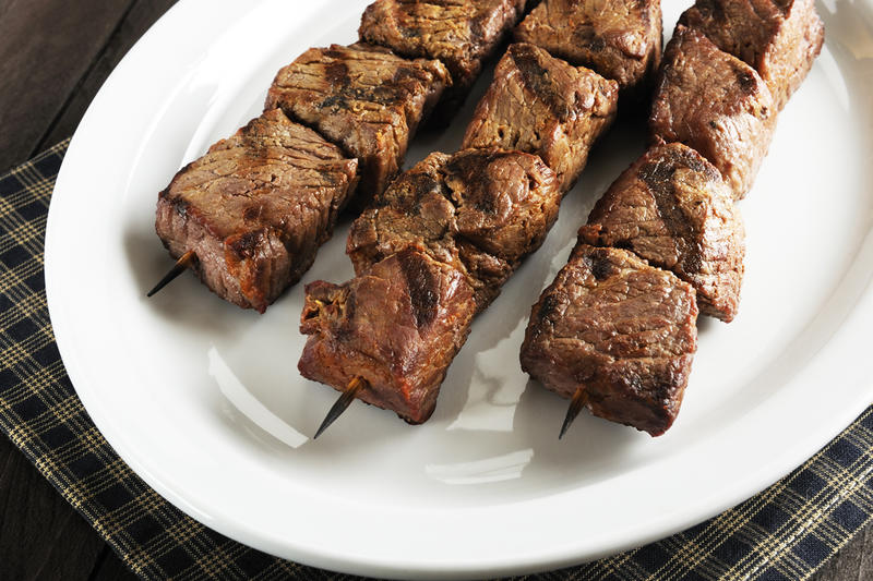 Cómo hacer pincho de carne vacuna al horno Cómo hacer pincho de carne vacuna al horno