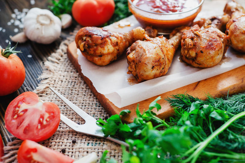 Receita de coxas de frango marinadas com vinagre e alho