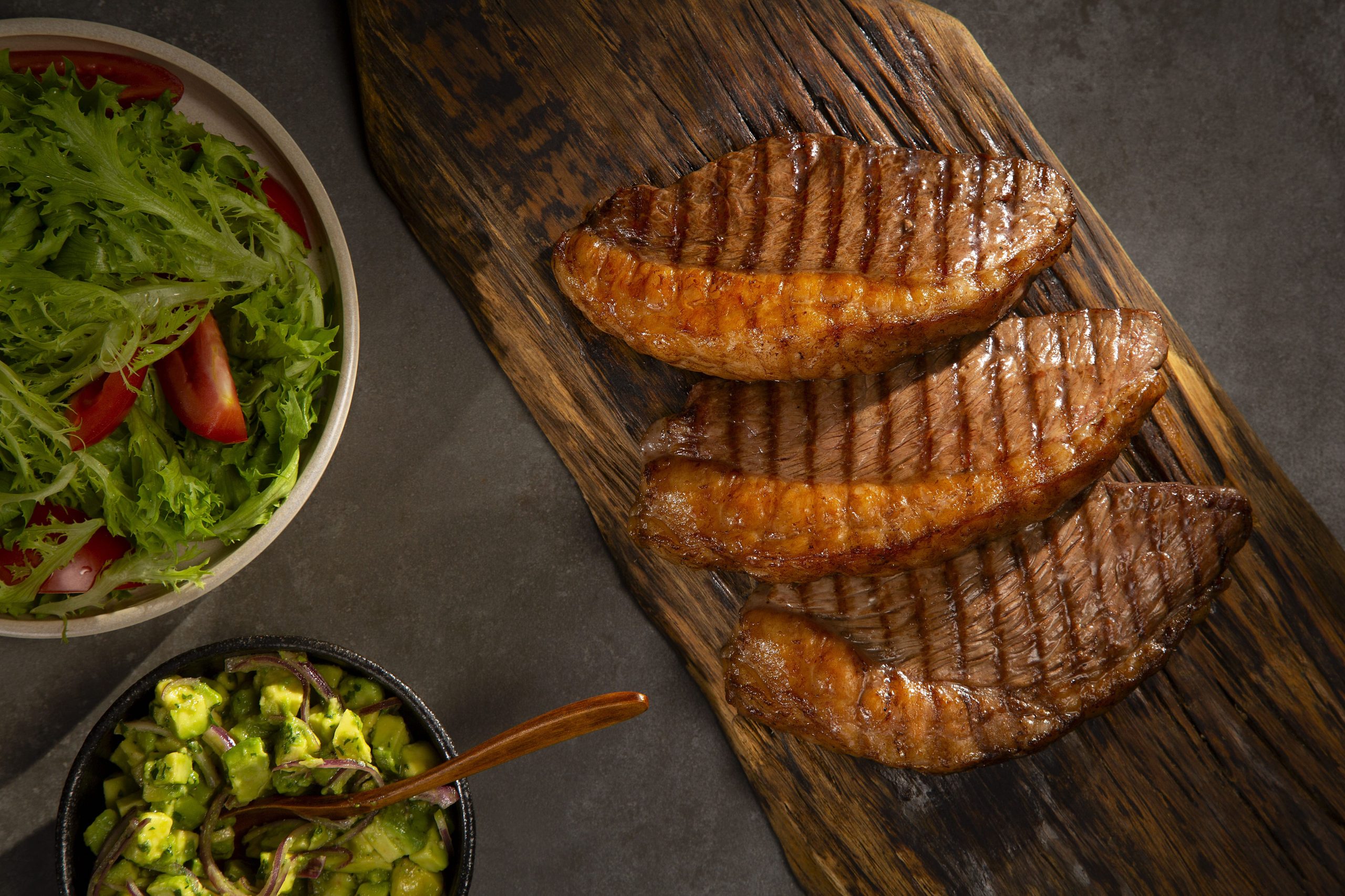 Como fazer picanha com salada e abacate Como fazer picanha com salada e abacate