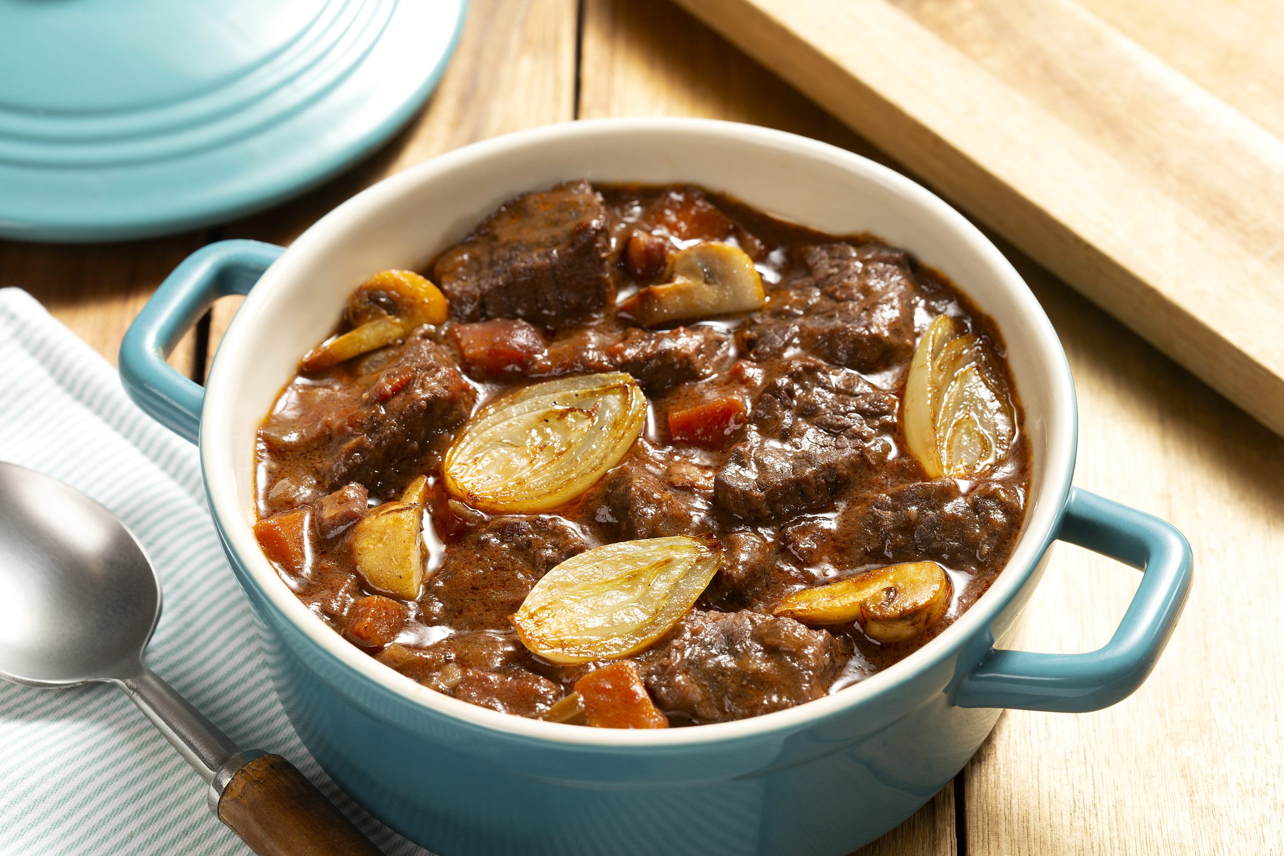 Aprenda a preparar o clássico Boeuf Bourguignon Aprenda a preparar o clássico Boeuf Bourguignon