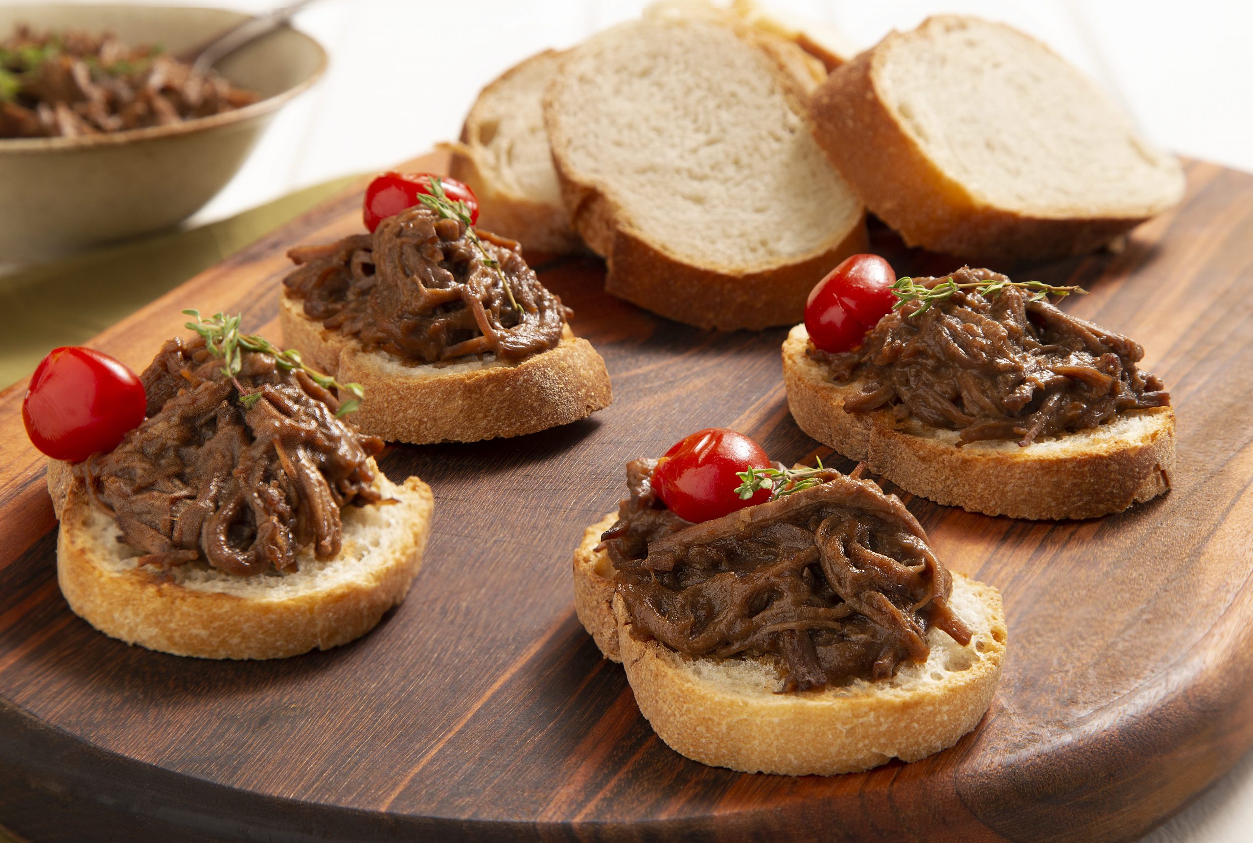 Como fazer aperitivo com carne de panela desfiada Como fazer aperitivo com carne de panela desfiada