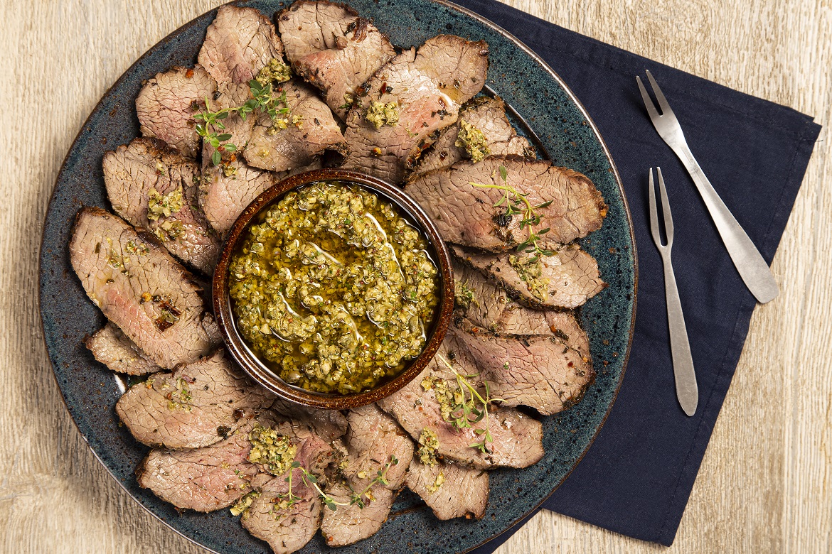 Espetinhos de carne com legumes Espetinhos de carne com legumes
