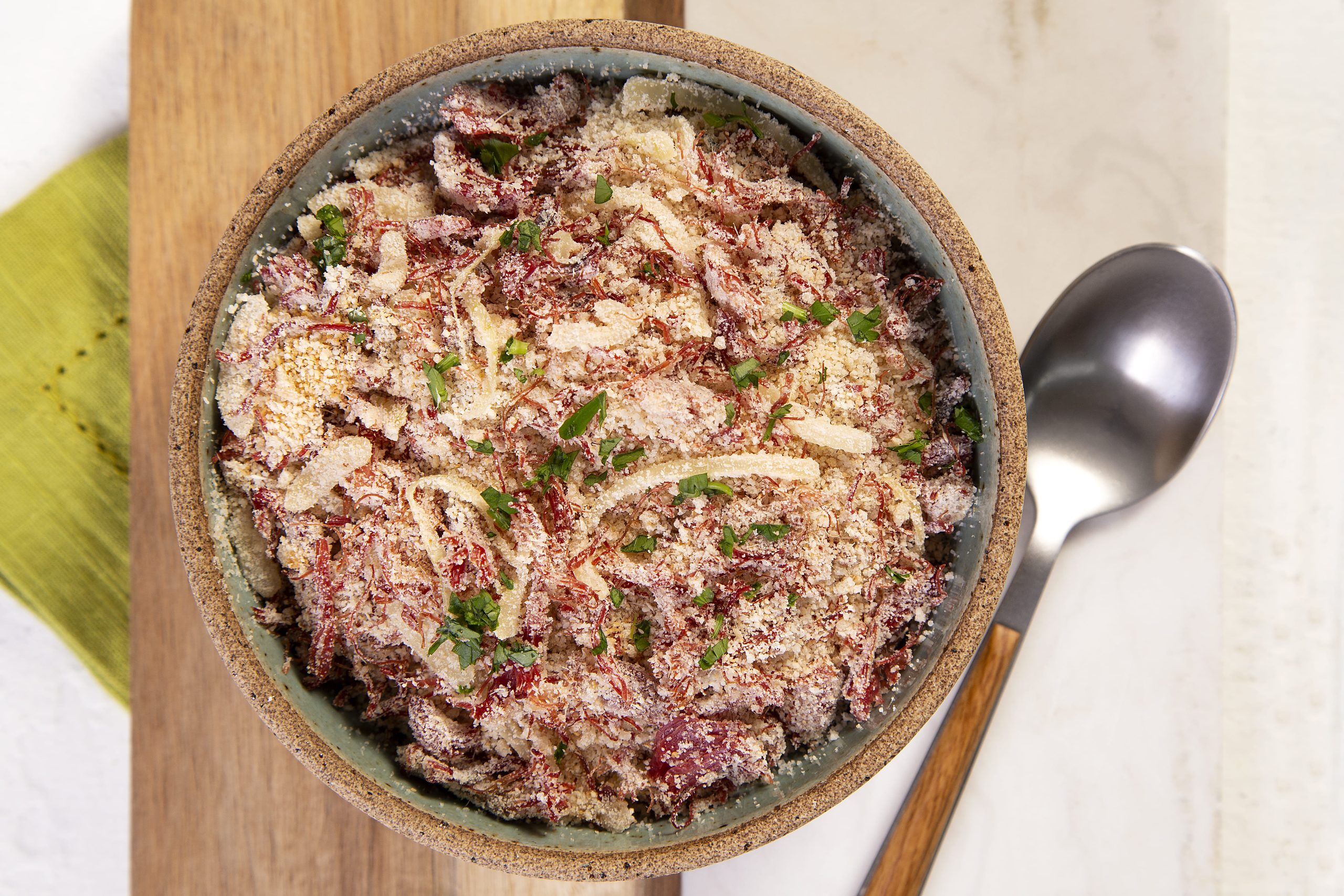 Aprenda a fazer uma deliciosa farofa de carne seca Aprenda a fazer uma deliciosa farofa de carne seca