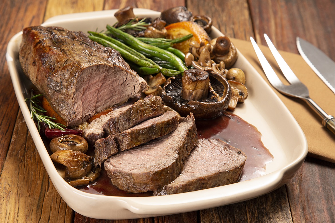 Picanha simples para o dia a dia: receita com molho de alho e requeijão Picanha simples para o dia a dia: receita com molho de alho e requeijão