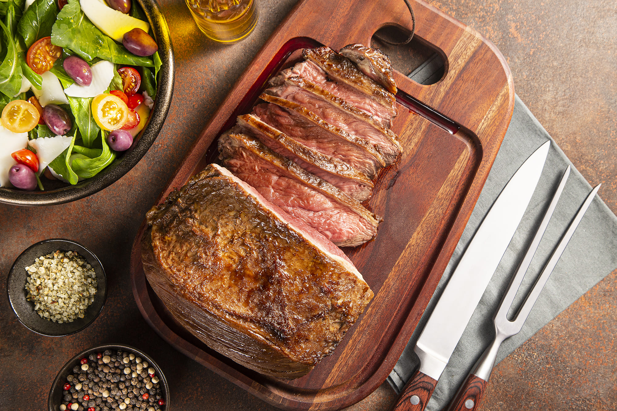 Picanha grelhada com salada de rúcula e queijo feta Picanha grelhada com salada de rúcula e queijo feta