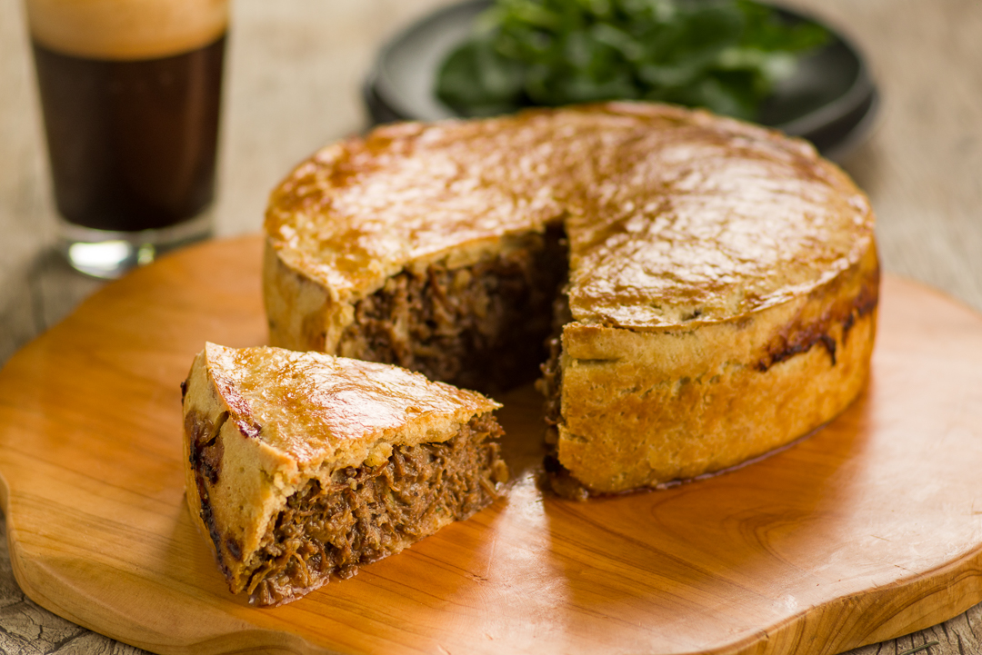 Aprende a hacer una deliciosa tarta de costilla desmechada Aprende a hacer una deliciosa tarta de costilla desmechada