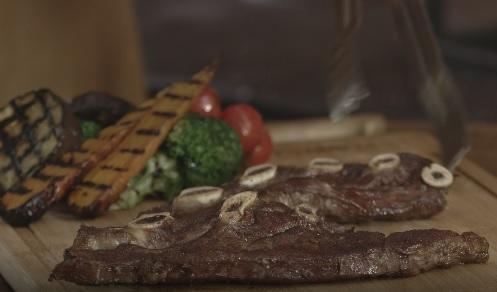 Receita de tomahawk e assado de tiras com Matheus Ceará Receita de tomahawk e assado de tiras com Matheus Ceará