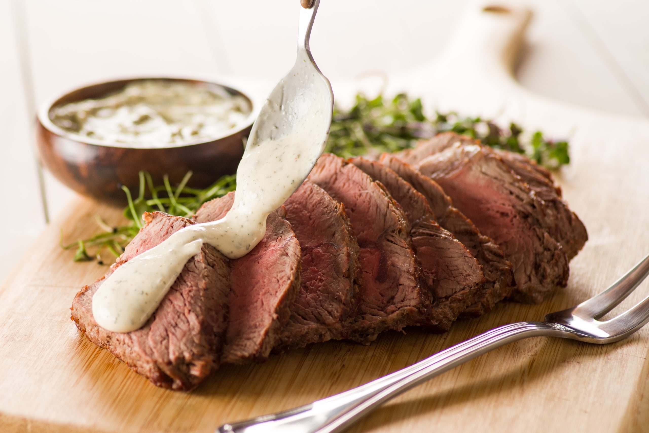 Aprende a hacer corazón de cuadril asado con alioli de chimichurri Aprende a hacer corazón de cuadril asado con alioli de chimichurri