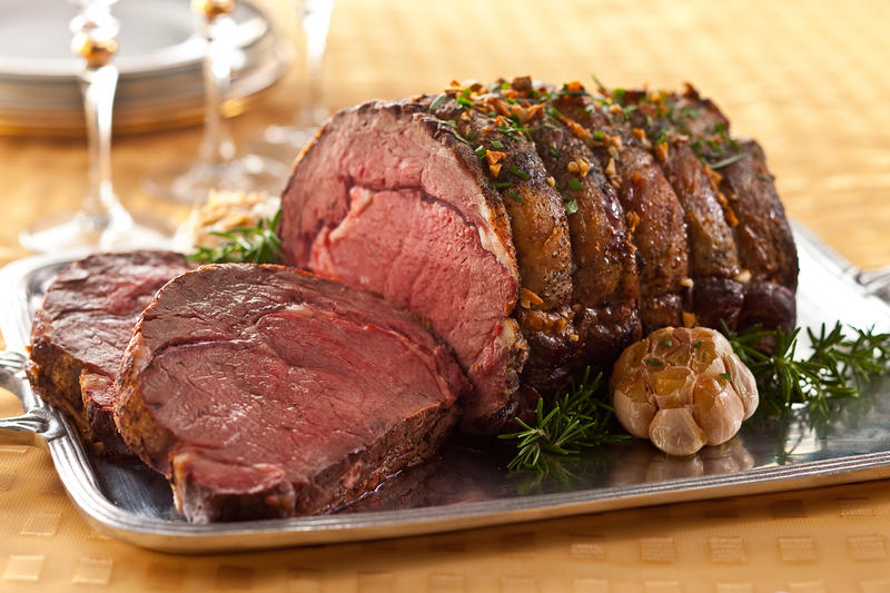 Receitas de Natal: carne assada com alho e geleia de morango - Minerva Receitas de Natal: carne assada com alho e geleia de morango - Minerva