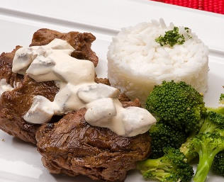 Para impressionar: escalopes de filé com brócolis Para impressionar: escalopes de filé com brócolis