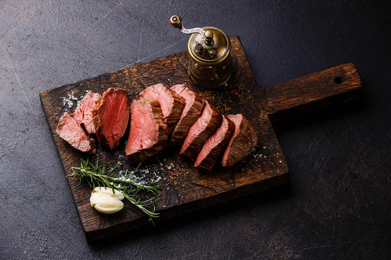 Receta de filet mignon con ajo y salsa de jengibre y naranja Receta de filet mignon con ajo y salsa de jengibre y naranja