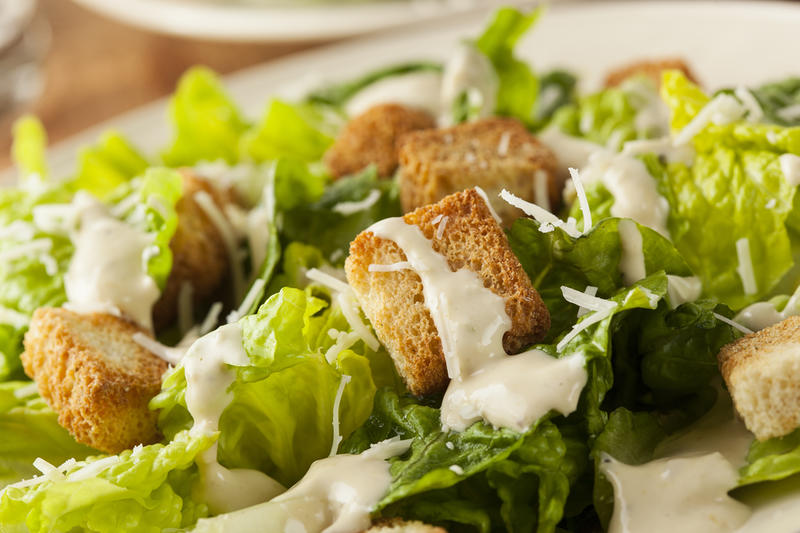 Acompanhamento para churrasco: salada Caesar Acompanhamento para churrasco: salada Caesar