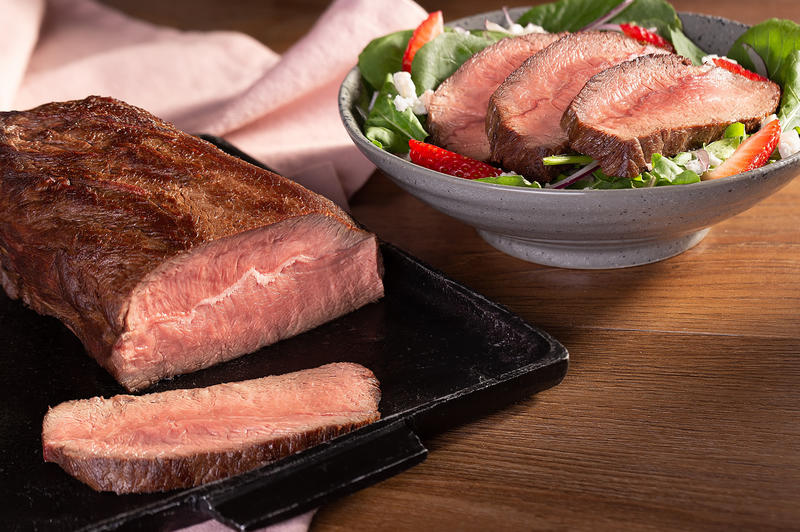 Como fazer Shoulder Steak com salada de morango e vinagre balsâmico Como fazer Shoulder Steak com salada de morango e vinagre balsâmico