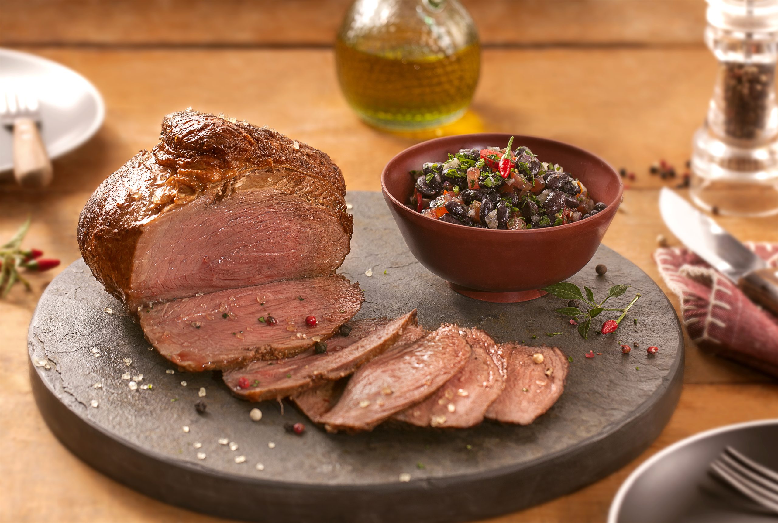 Receita de Baby Beef com vinagrete de feijão preto e pimenta dedo-de-moça Receita de Baby Beef com vinagrete de feijão preto e pimenta dedo-de-moça
