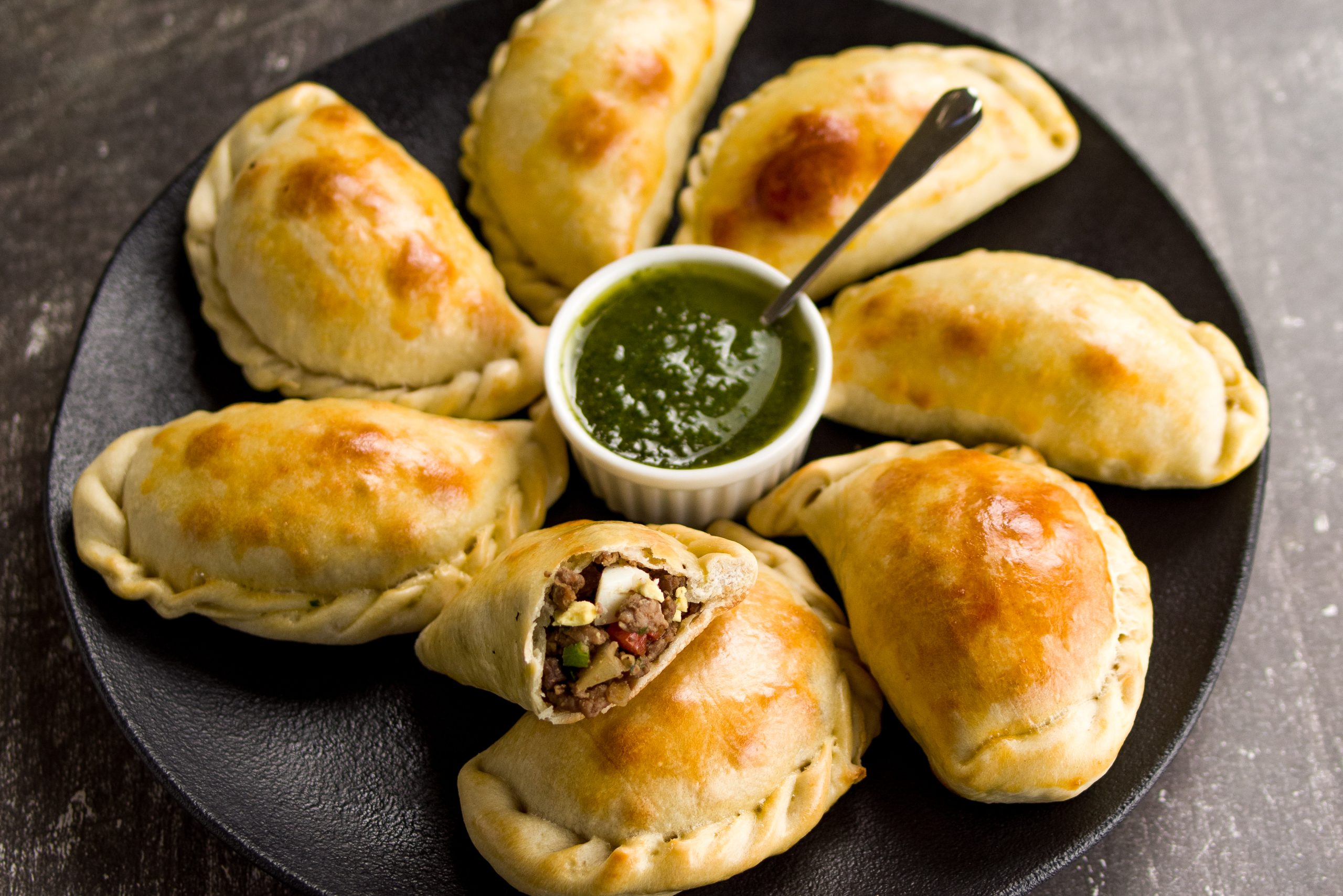 Como fazer empanadas de carne com pesto de ervas Como fazer empanadas de carne com pesto de ervas